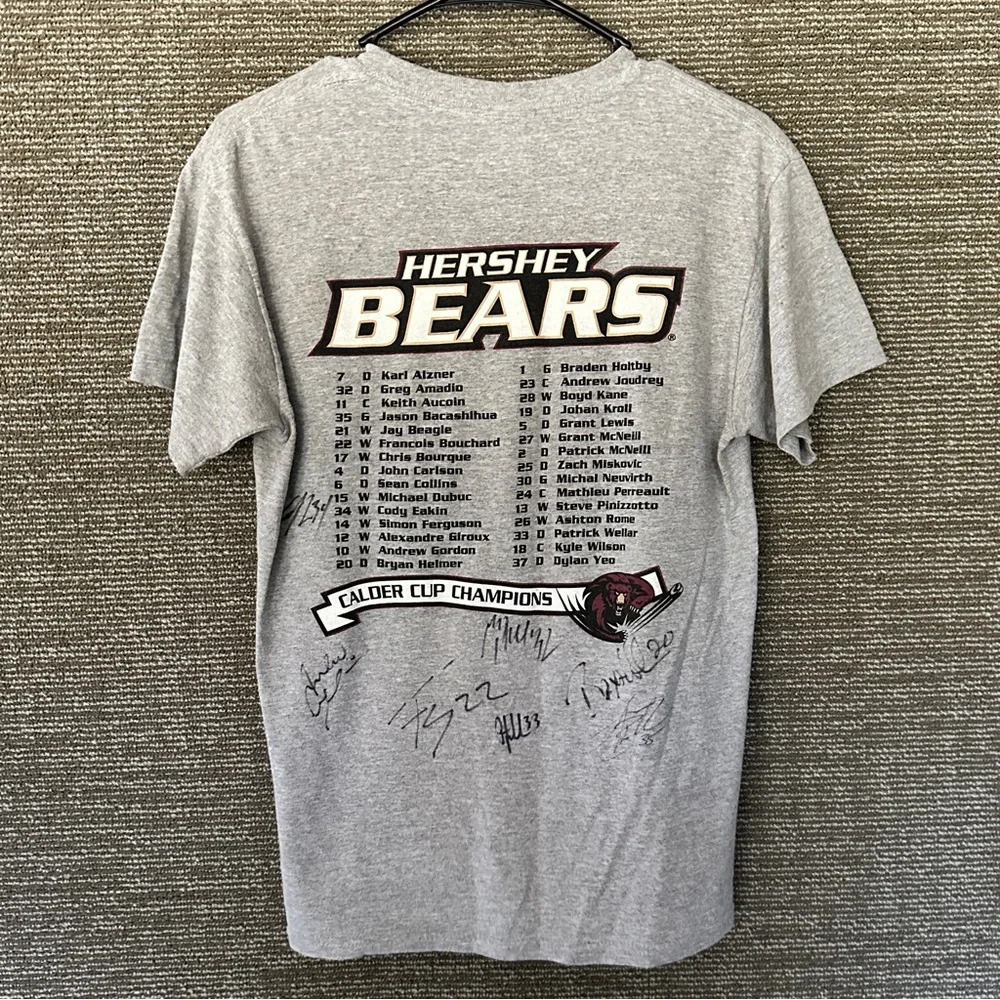 HERSHEY BEARS 2010 Calder Cup Champions (7X Signed) T-Shirt (Autographed)